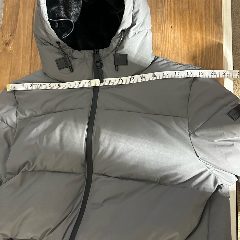 Women’s DKNY Gray Hooded Puffer Coat Thumbhole Cuffs Size XL Ski Winter Cozy - Picture 8 of 16